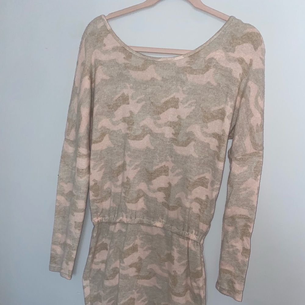 Venus dress size Small, T back